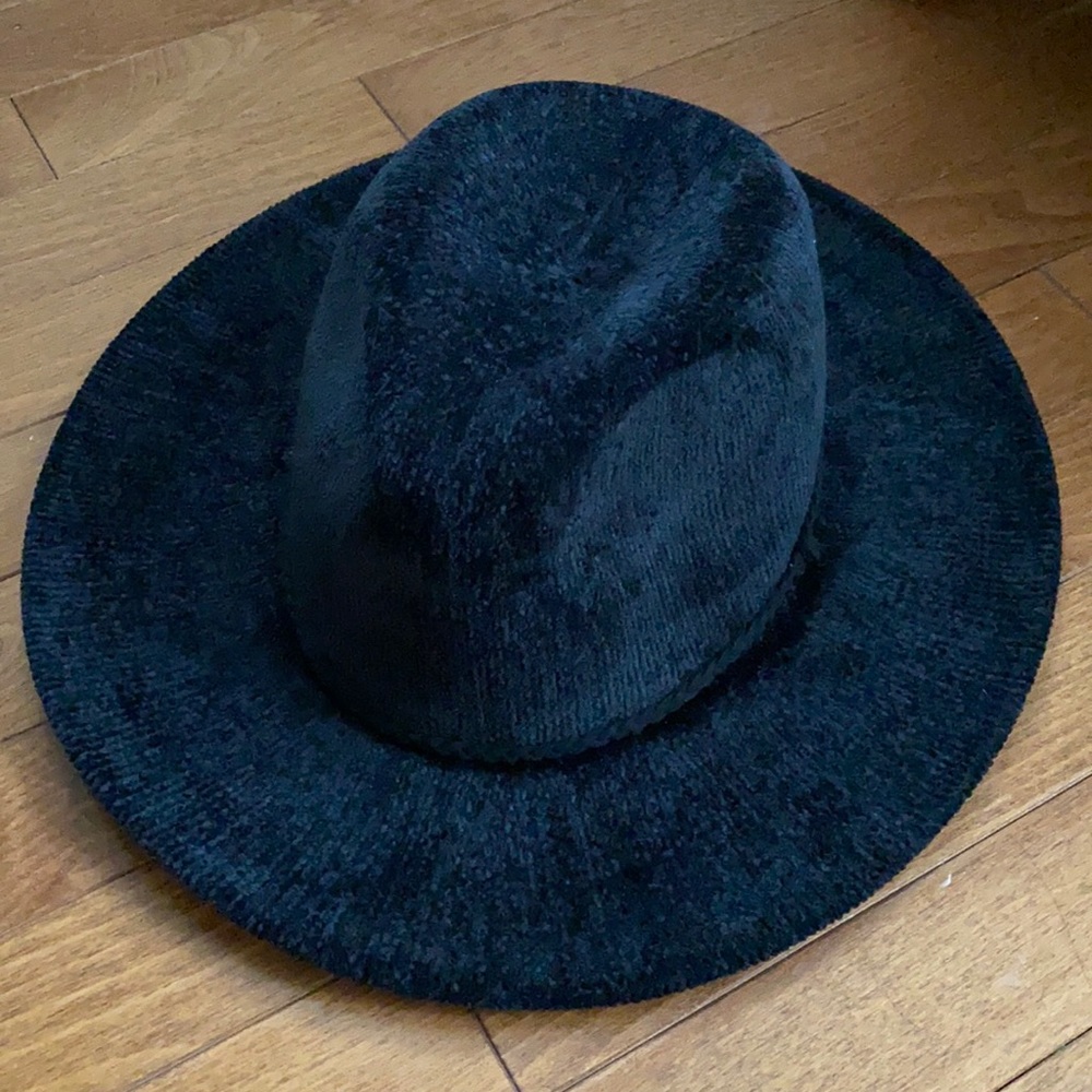 Vince Camuto Black Chenille Hat - Picture 1 of 4